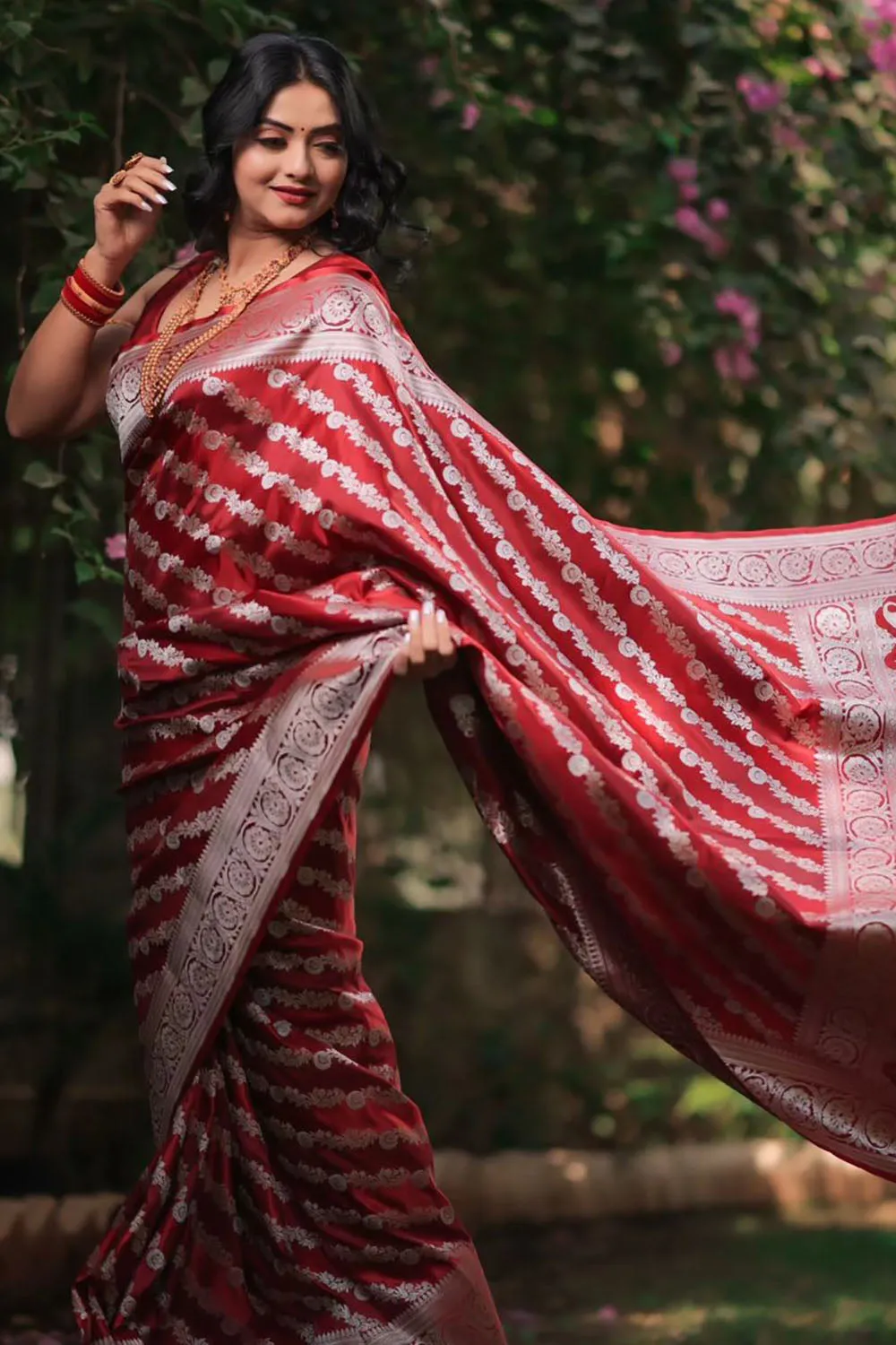 Red Soft Silk Saree With Zari Weaving Work