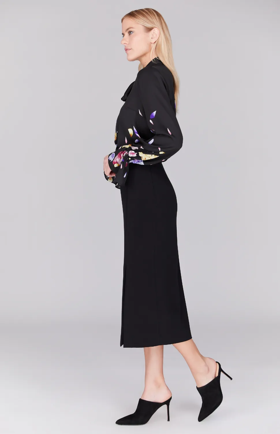 Scattered Blossom V Neck Tie Blouse