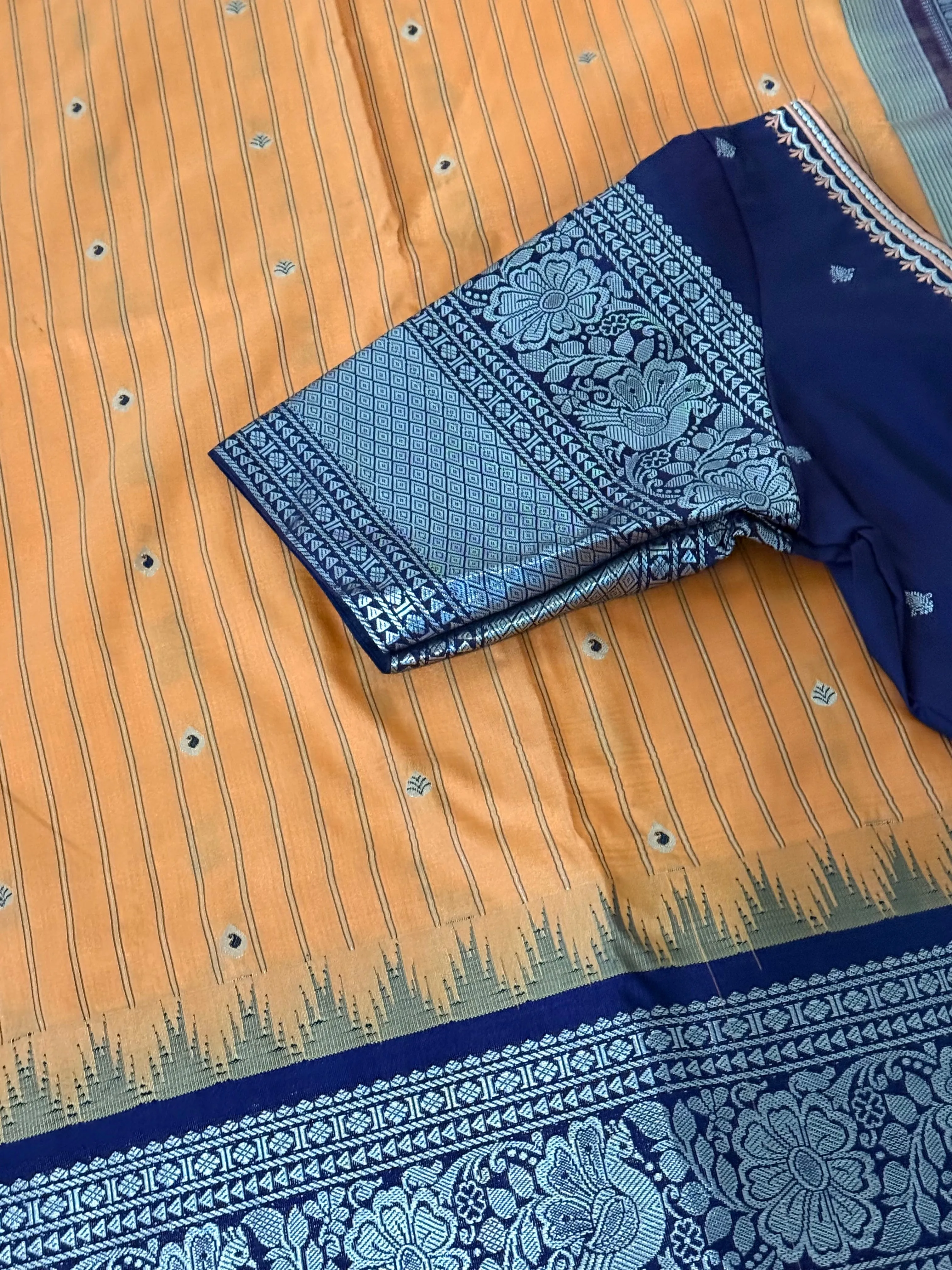 Semi Gadwal Pattu saree
