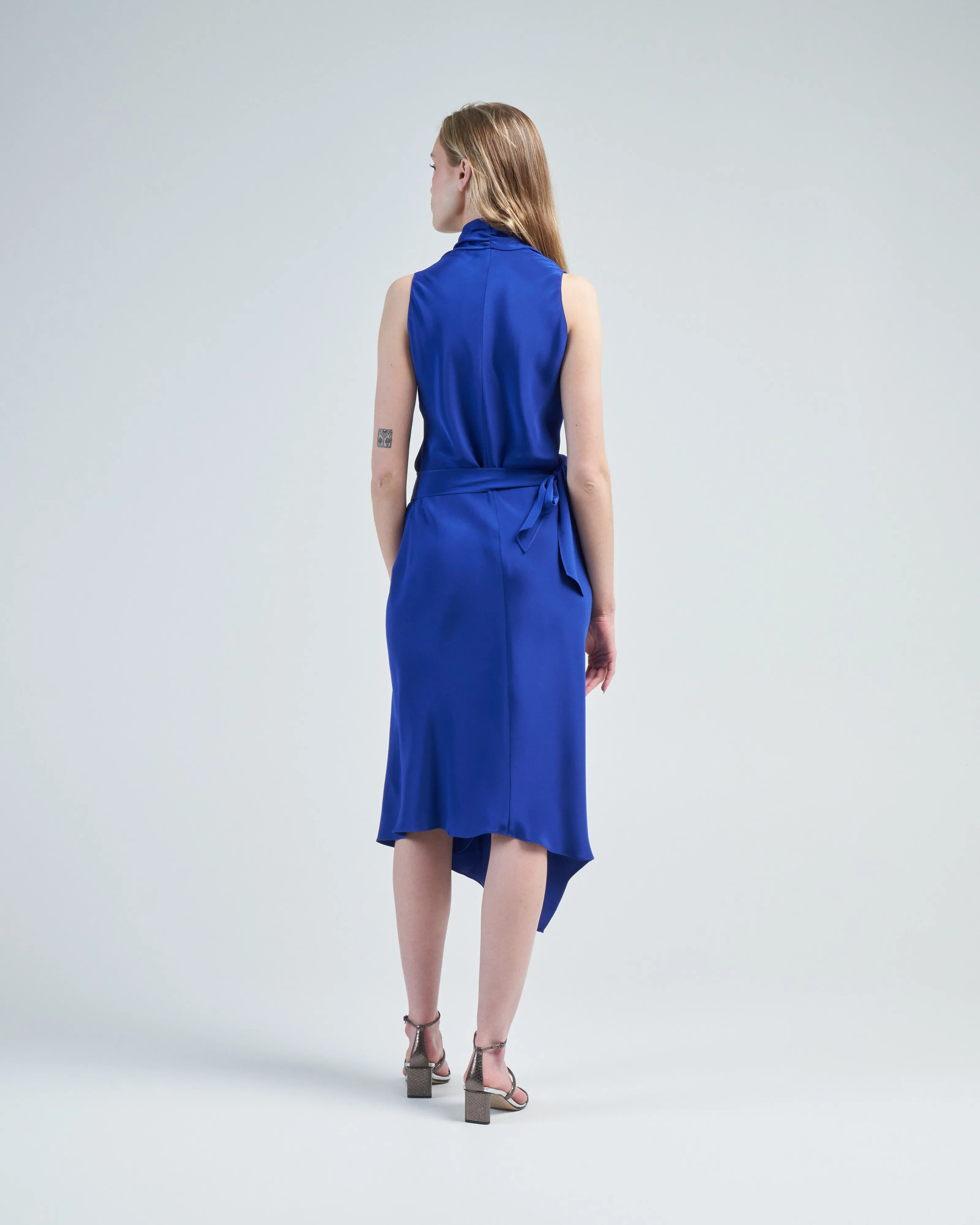 sleeveless victor dress