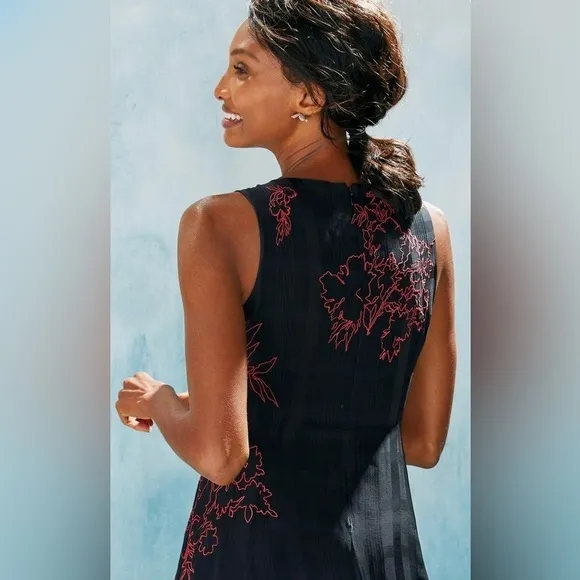 Soft Surroundings Cadenza Black Embroidered Sleeveles Floral Black Red dress 4C