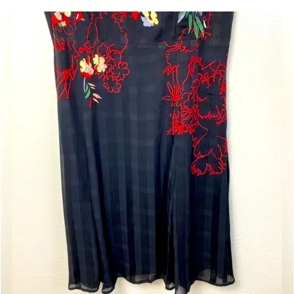 Soft Surroundings Cadenza Black Embroidered Sleeveles Floral Black Red dress 4C
