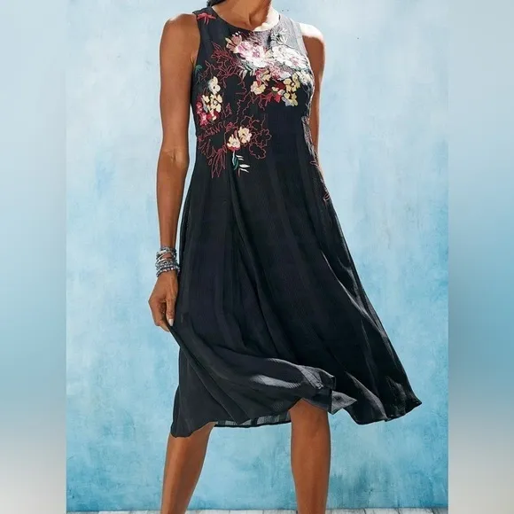 Soft Surroundings Cadenza Black Embroidered Sleeveles Floral Black Red dress 4C