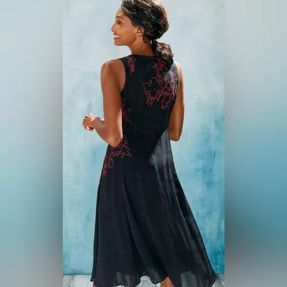 Soft Surroundings Cadenza Black Embroidered Sleeveles Floral Black Red dress 4C