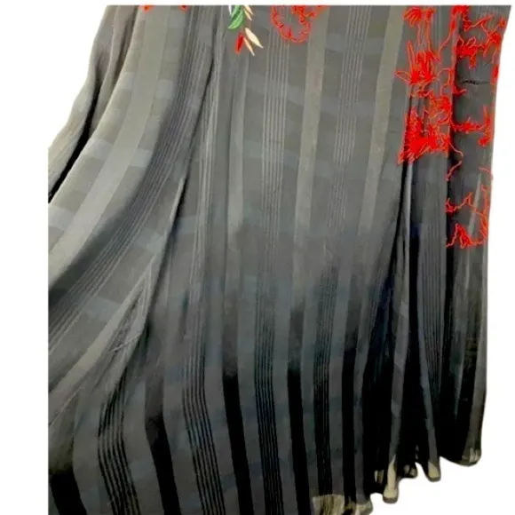 Soft Surroundings Cadenza Black Embroidered Sleeveles Floral Black Red dress 4C