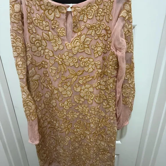 Sundance Pink Gold Floral Embroidered Shift Dress Cocktail Party. Size Medium
