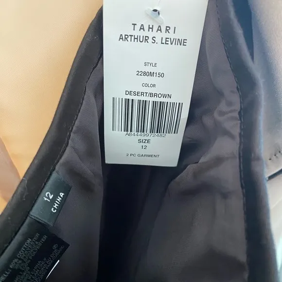 Tahari Arthur S Levine skirt suit