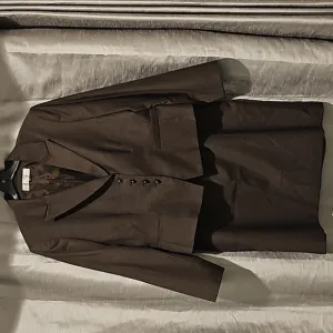 Tahari Arthur S. Levine Skirt Suit