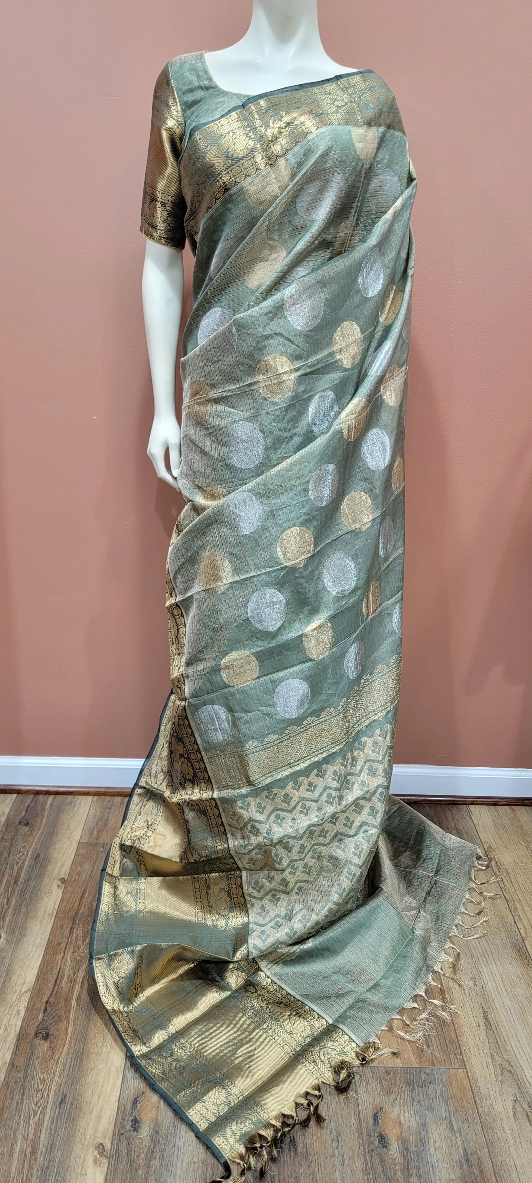 Tissue Kuppadam Saree w/ Blouse Collection