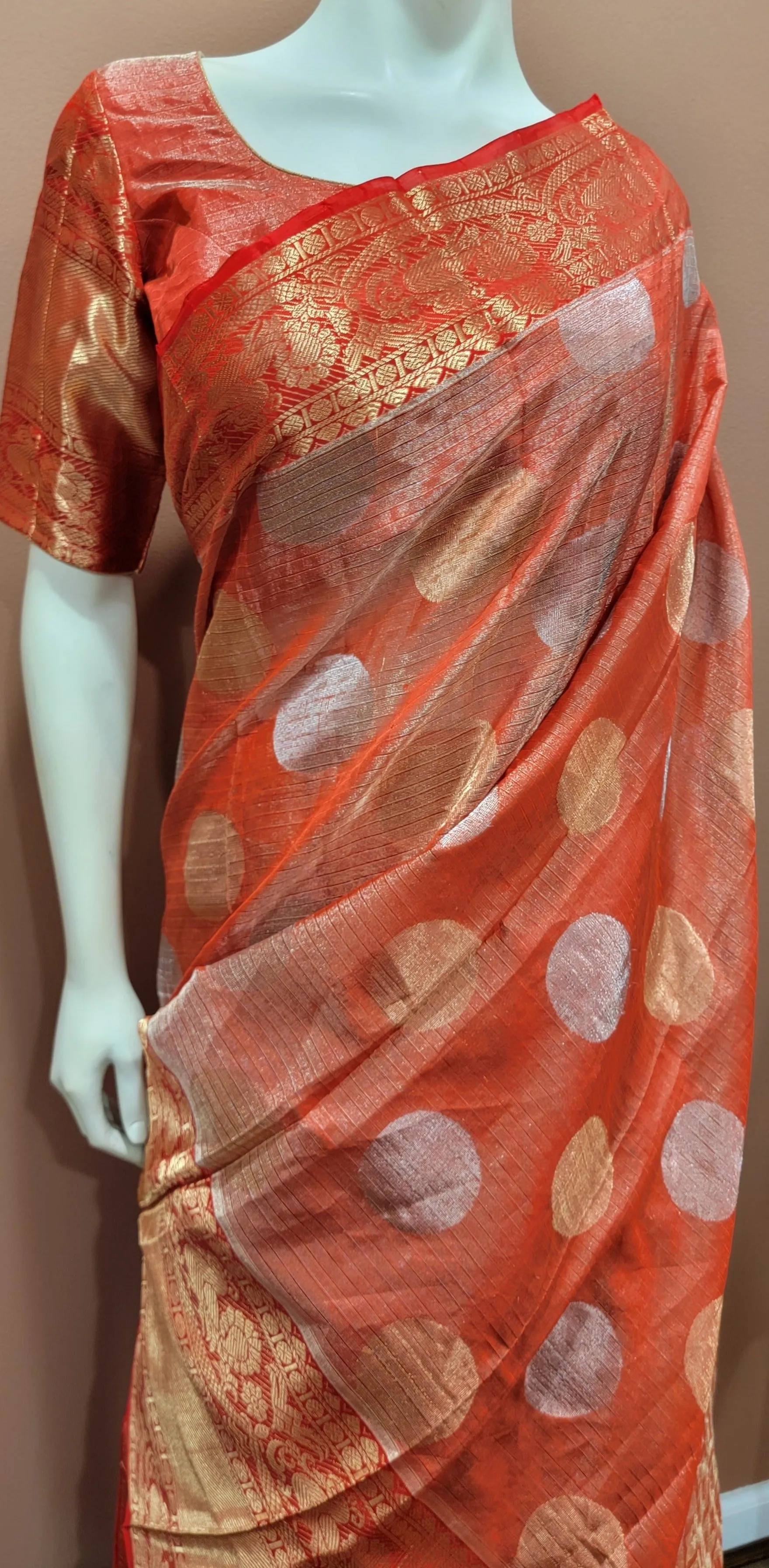 Tissue Kuppadam Saree w/ Blouse Collection