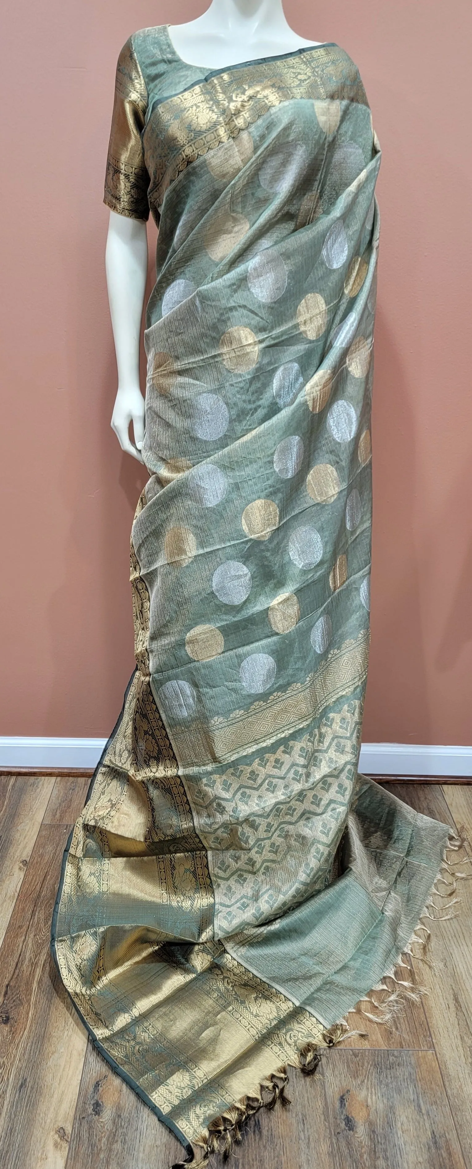 Tissue Kuppadam Saree w/ Blouse Collection