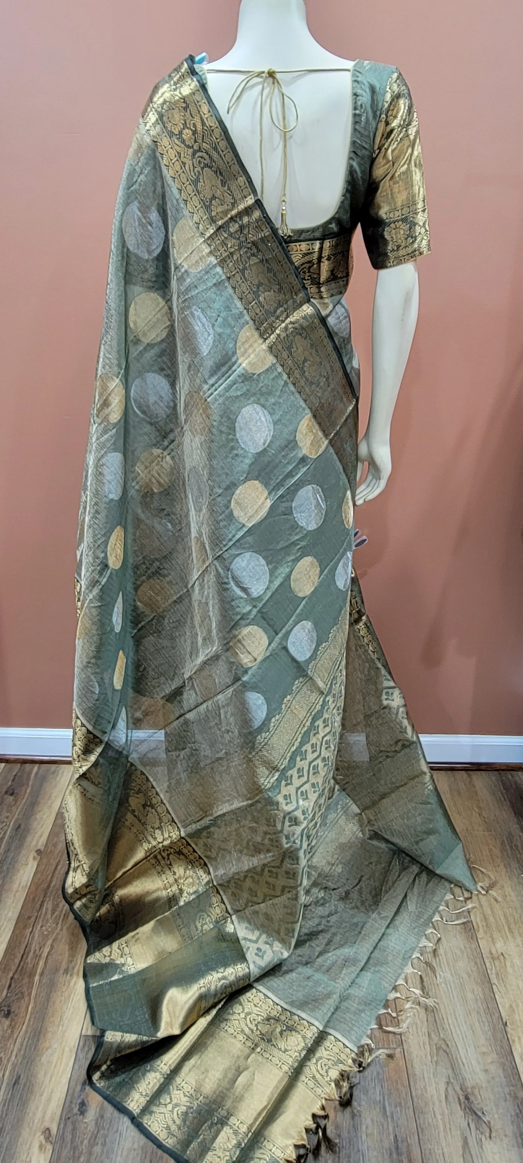 Tissue Kuppadam Saree w/ Blouse Collection