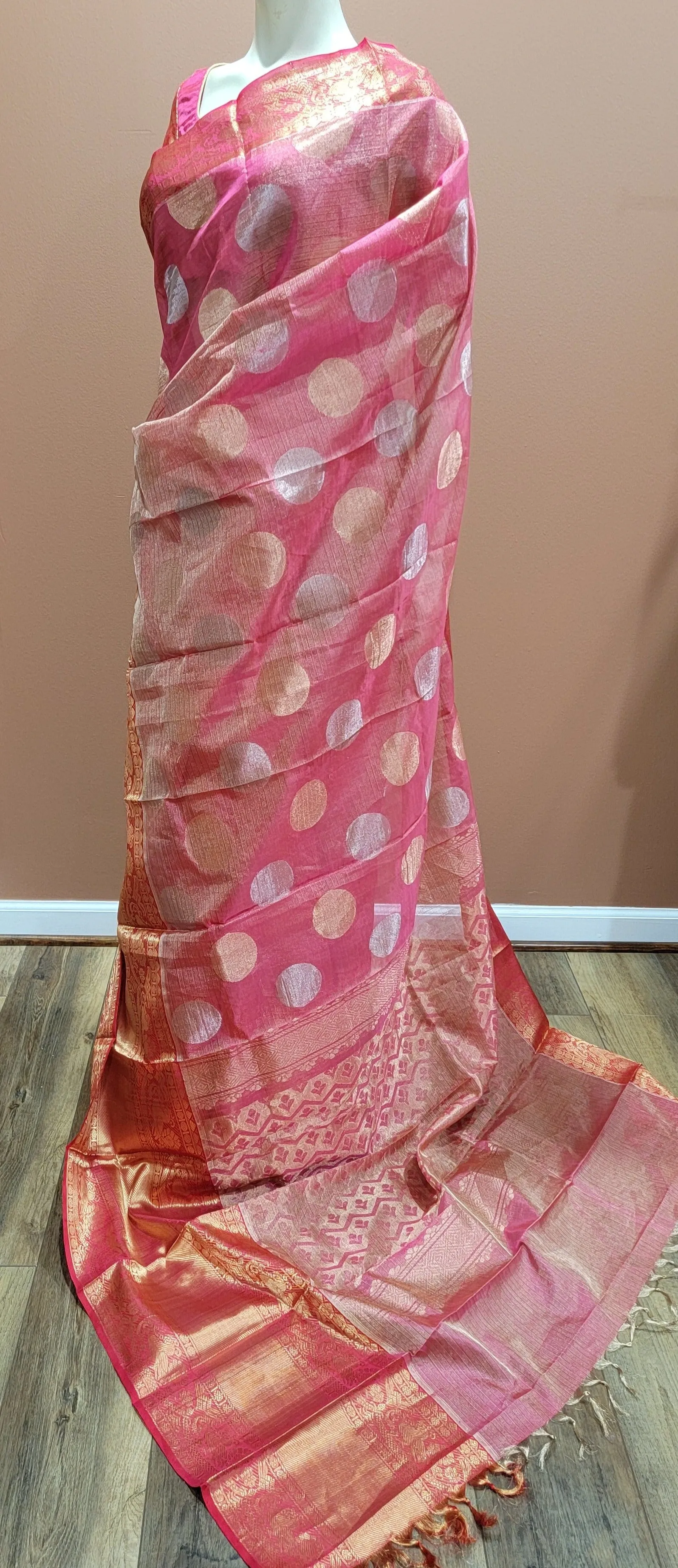 Tissue Kuppadam Saree w/ Blouse Collection