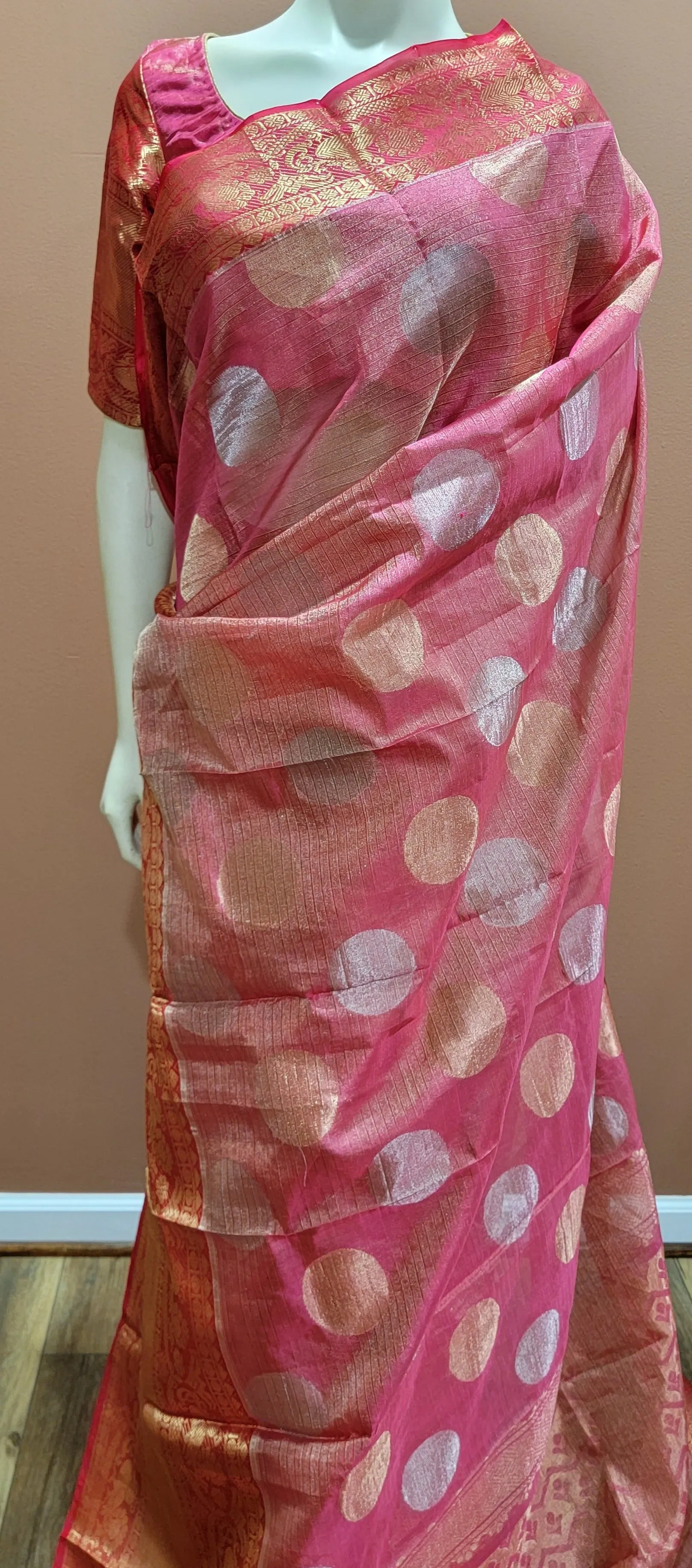 Tissue Kuppadam Saree w/ Blouse Collection