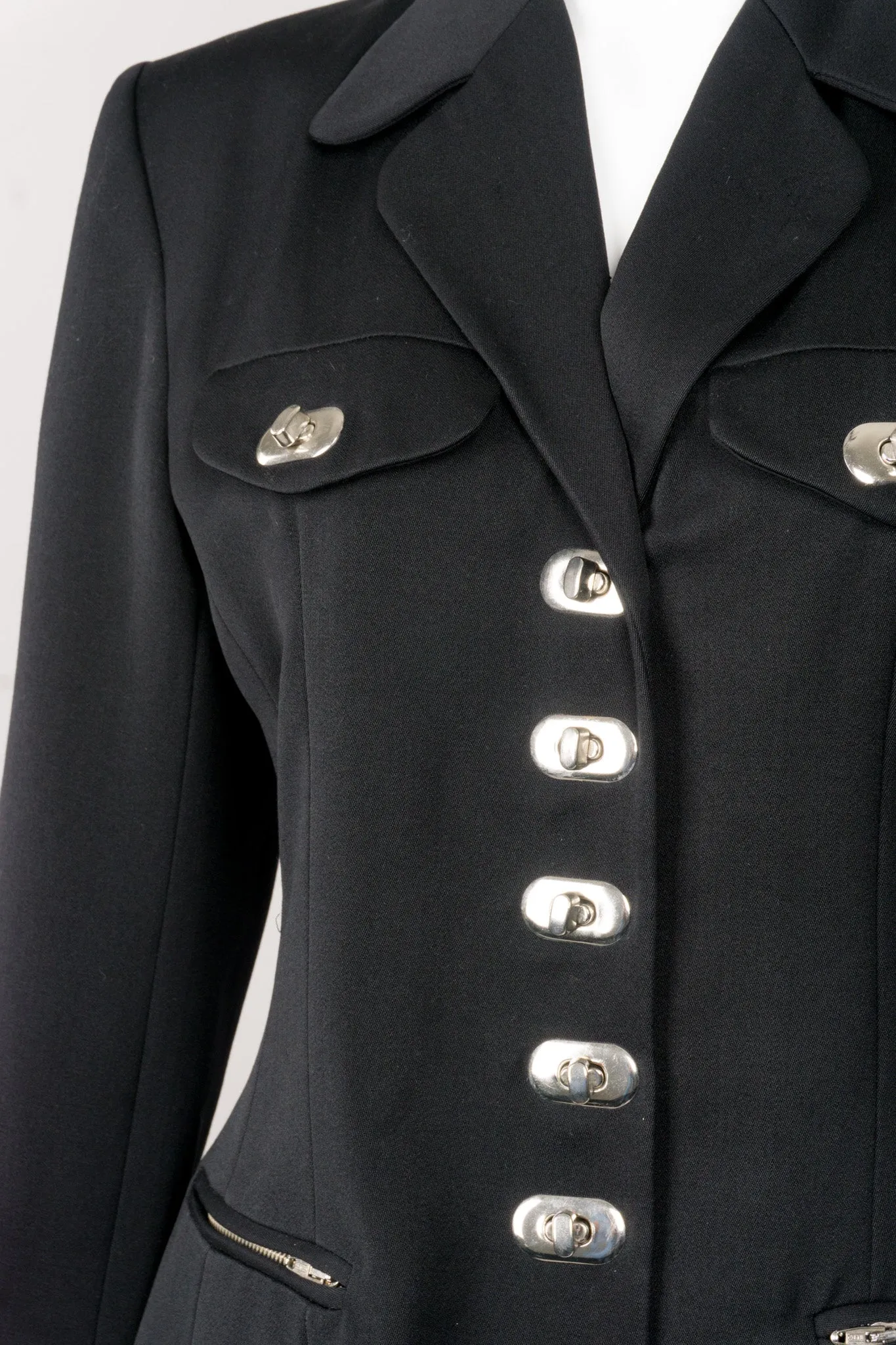 Turnlock Jacket