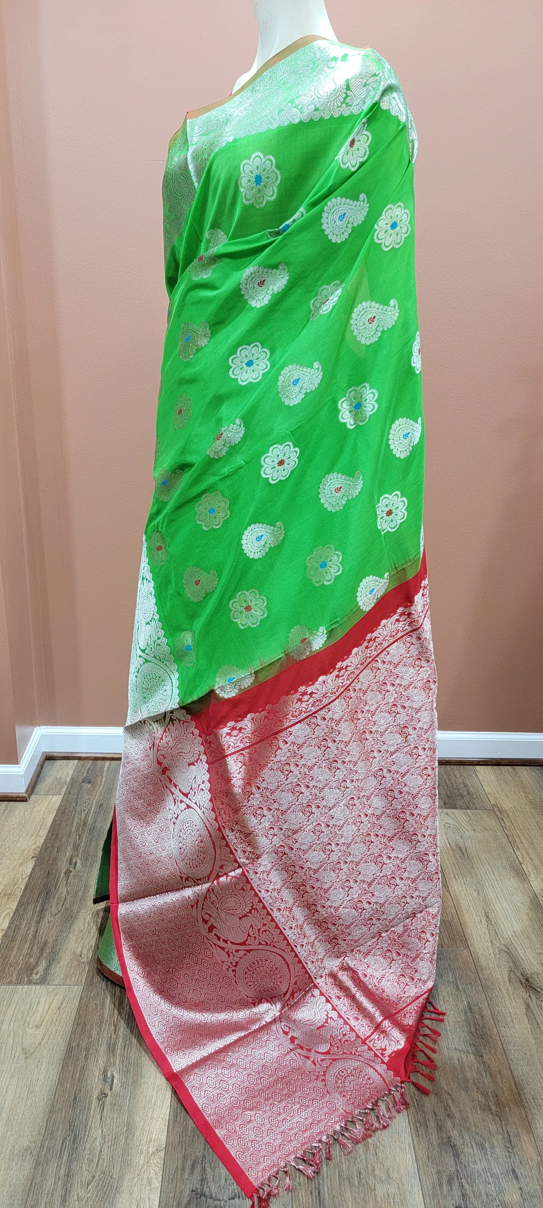 Venkatagiri Silk Saree w/ Blouse in Green and Red
