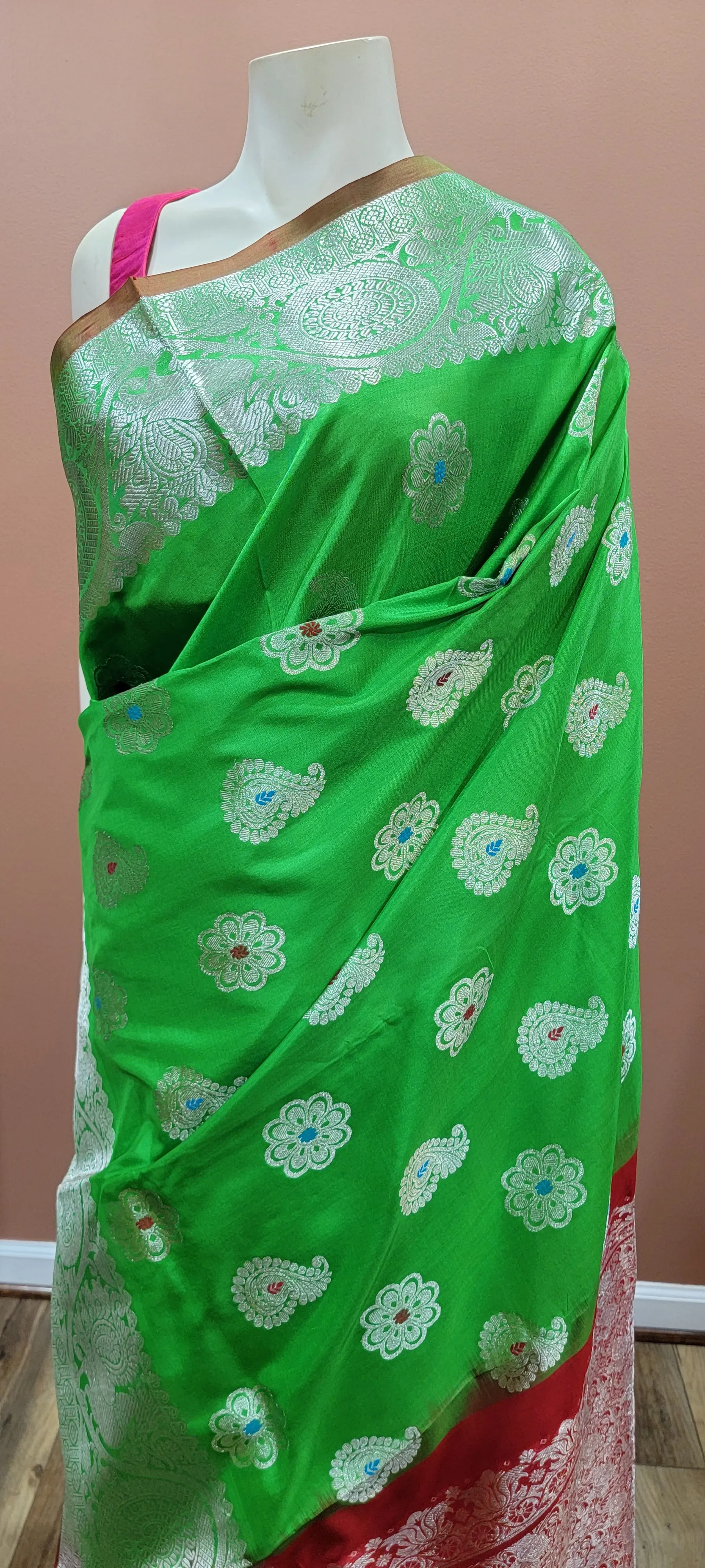 Venkatagiri Silk Saree w/ Blouse in Green and Red