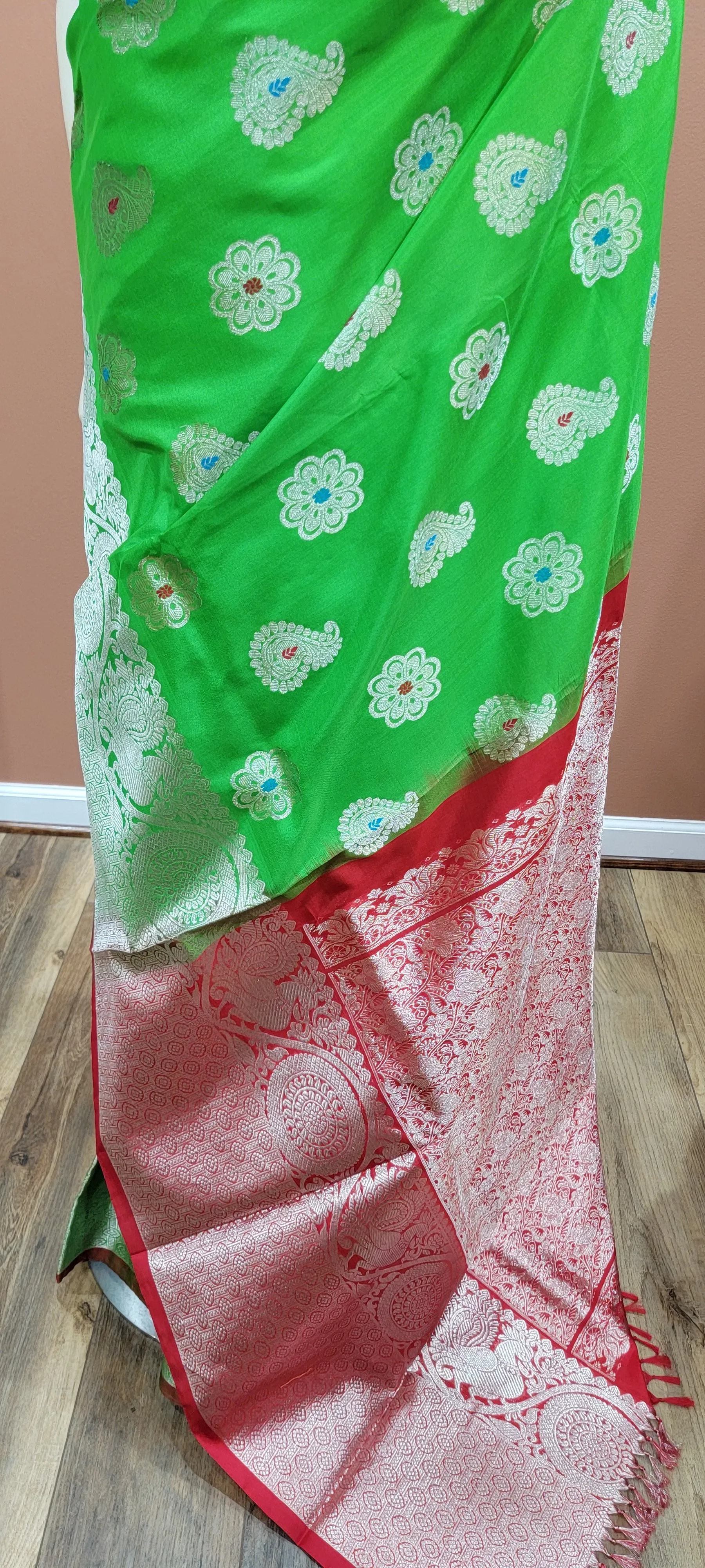 Venkatagiri Silk Saree w/ Blouse in Green and Red
