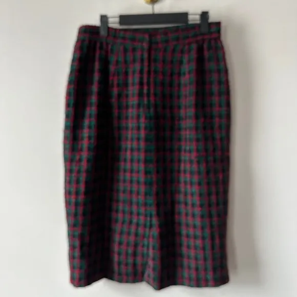Vintage Red, Black &amp; Green Plaid Boucle Tweed 2 Pc Skirt Suit Sz12 By: Panthers