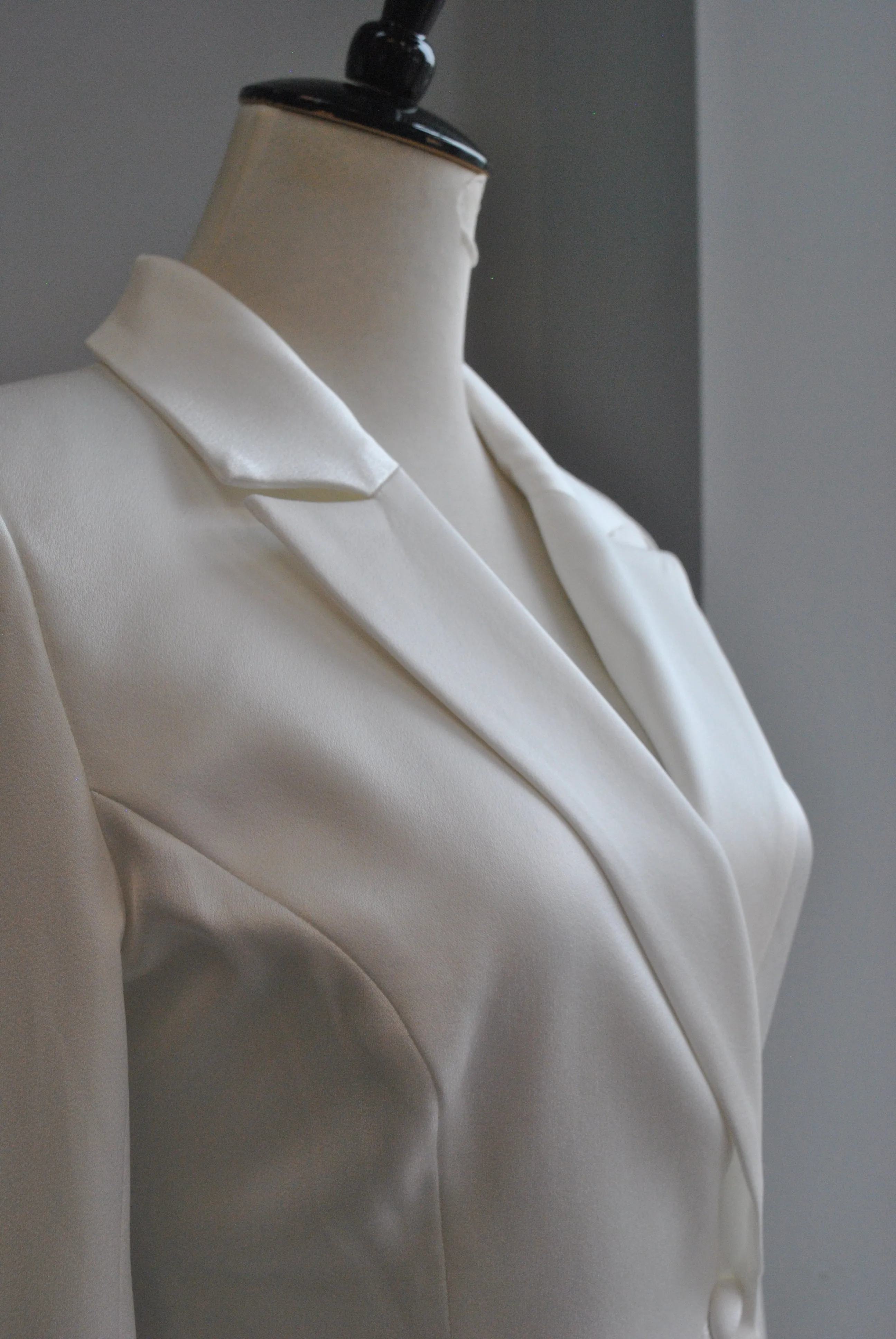 WHITE DOUBLE BREASTED JACKET DRESS