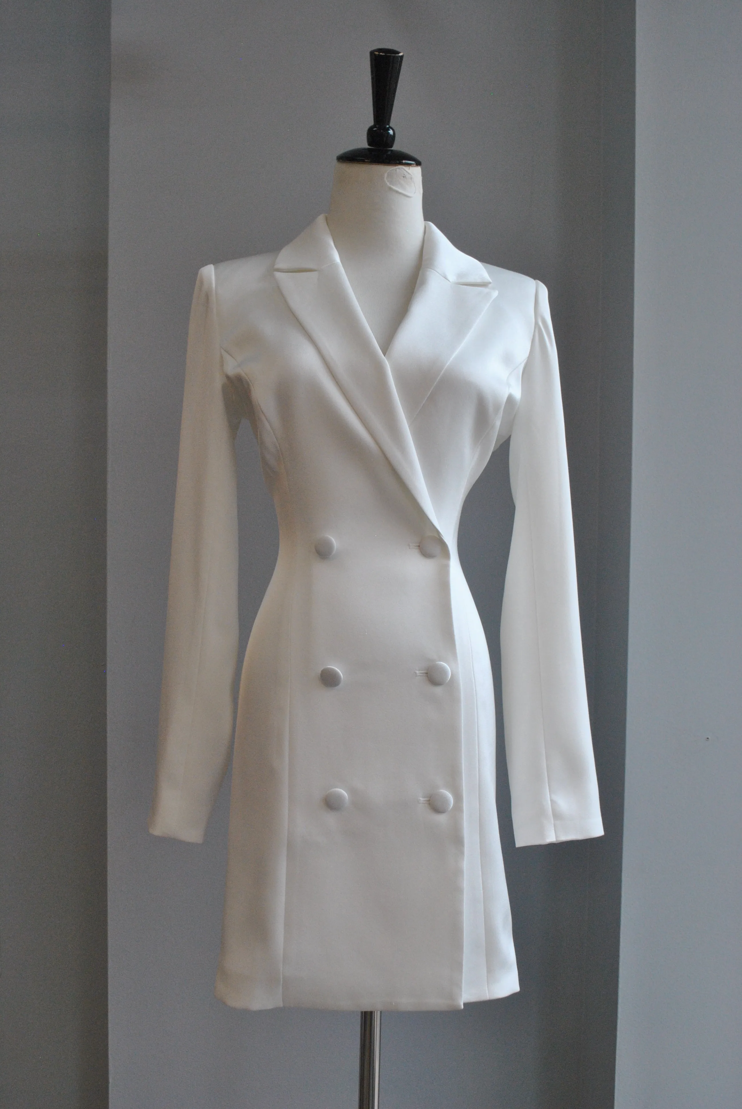 WHITE DOUBLE BREASTED JACKET DRESS