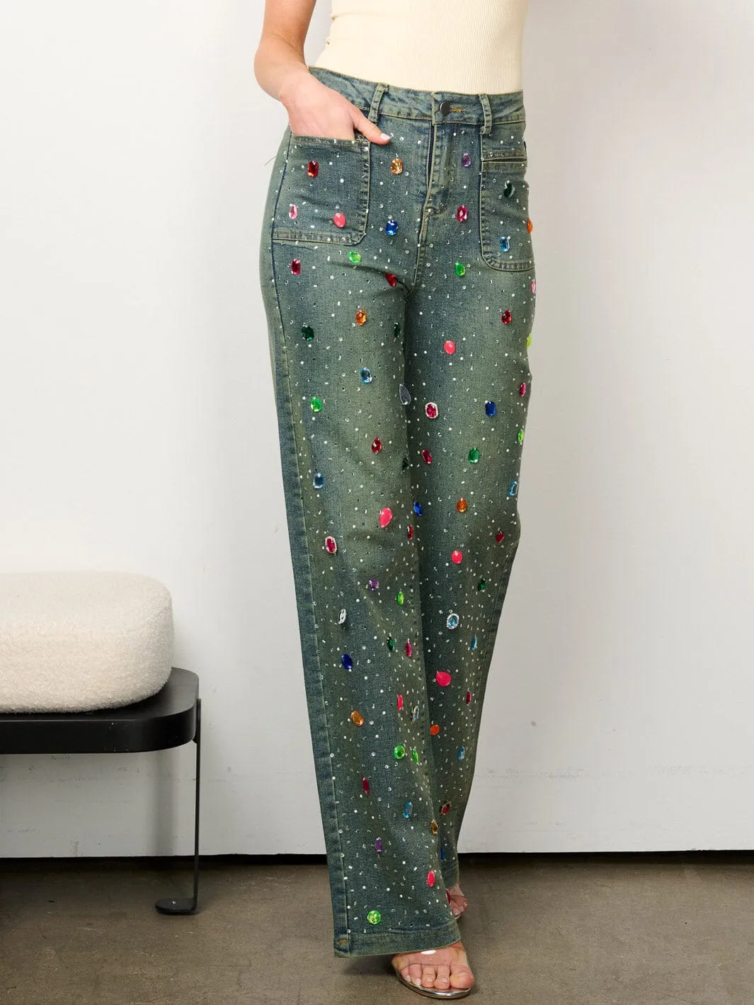 WOMEN'S BUTTON CLOSURE MULTI COLOR STUDS DETAILED DENIM PANTS