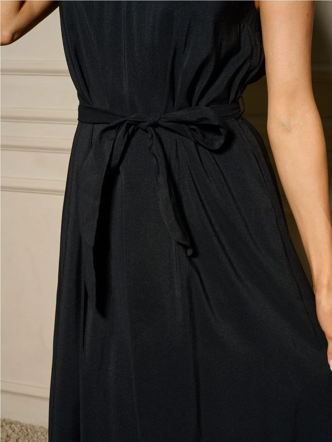 WOMEN'S SLEEVELESS SELF TIE POCKETS MAXI DRESS