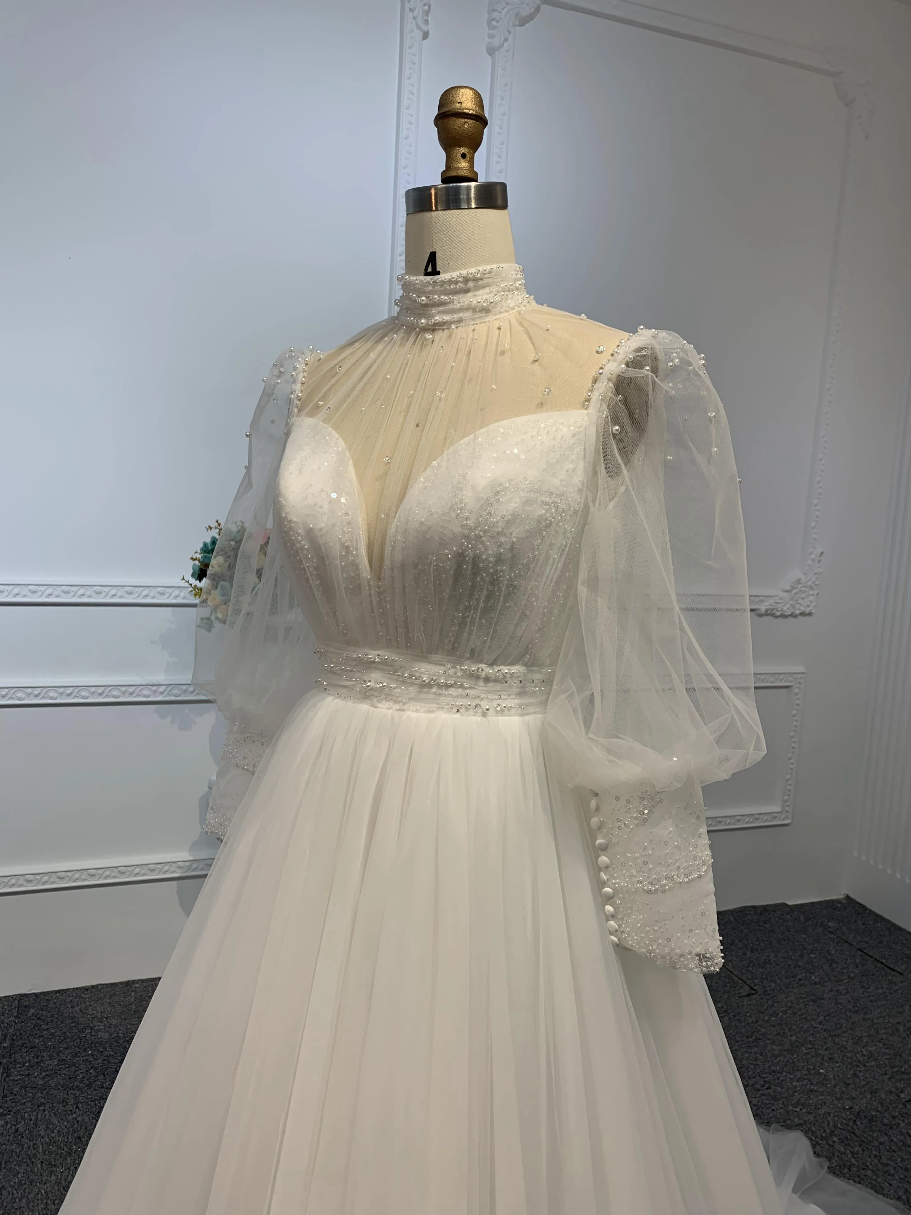 Z026- BYG Organza wedding dress with tail
