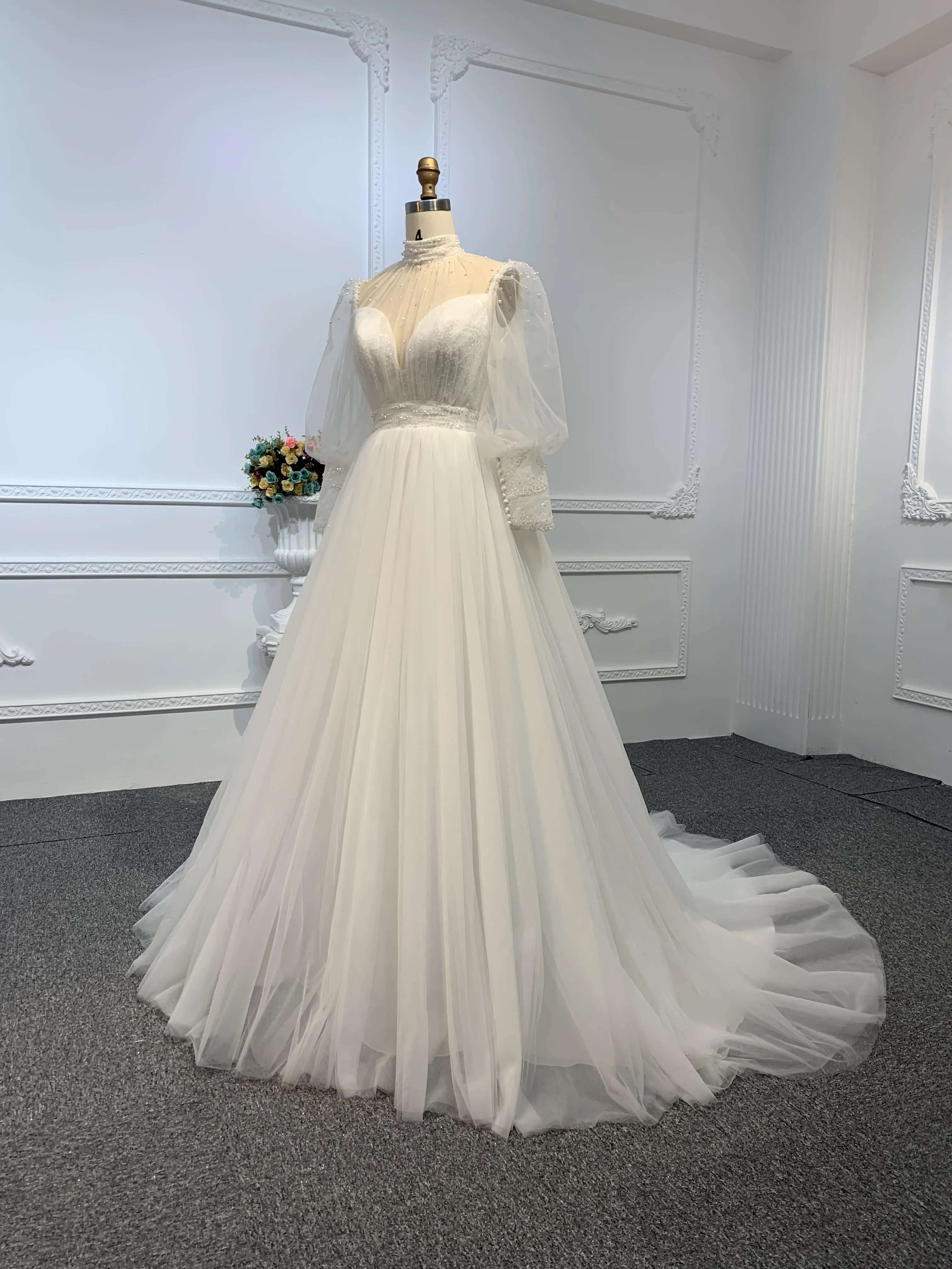 Z026- BYG Organza wedding dress with tail
